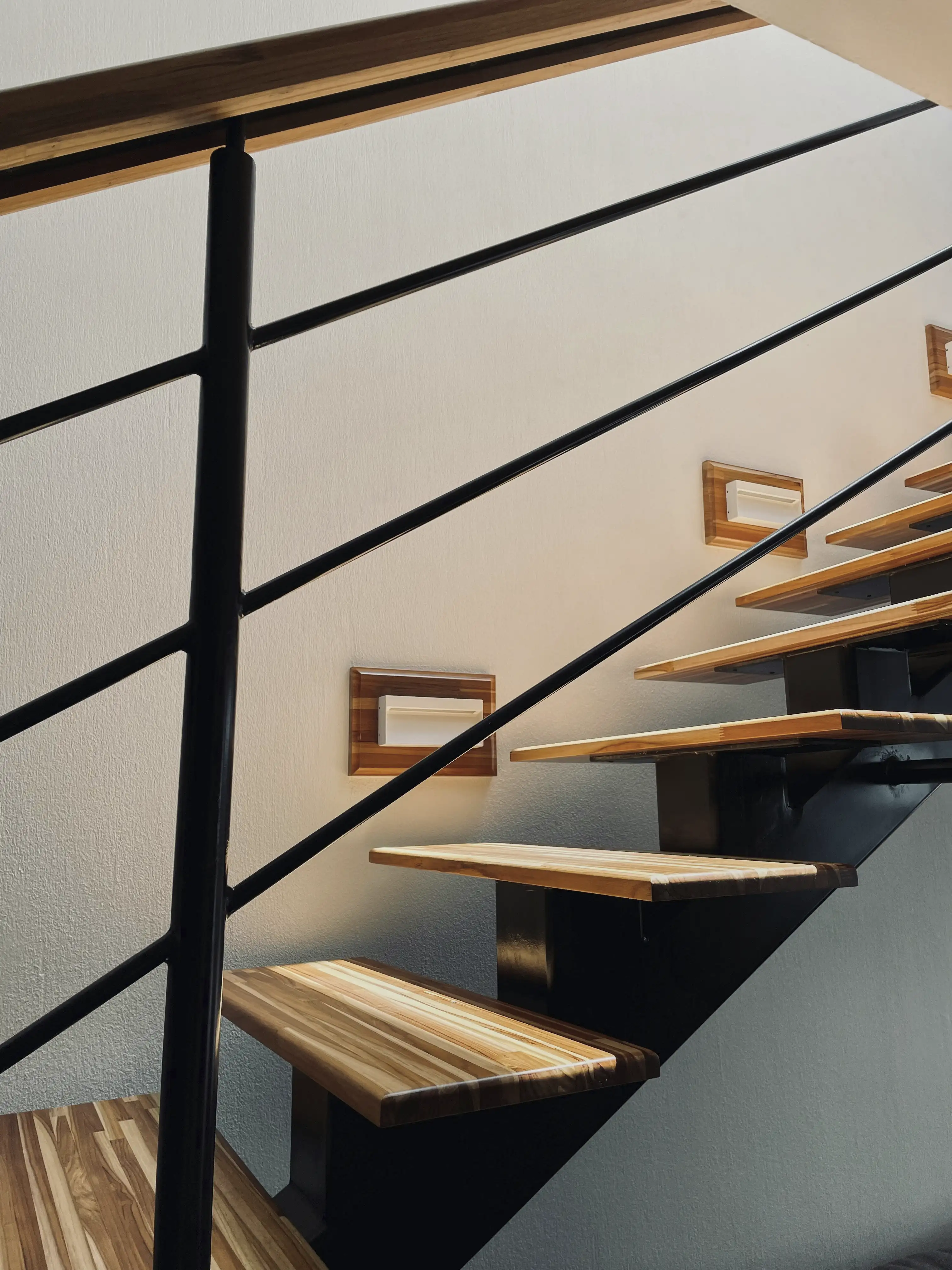 Picture of a lion statue.