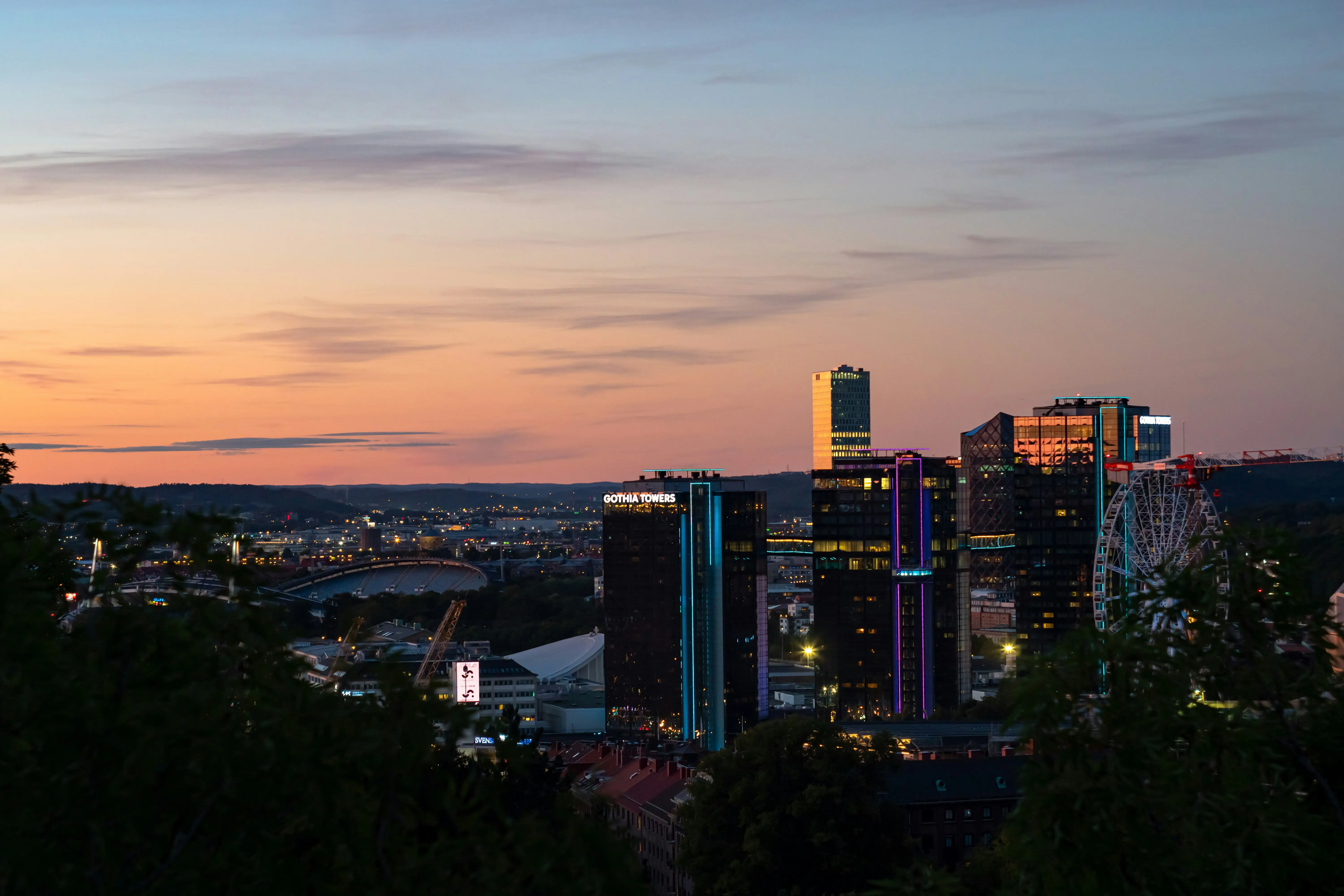 Picture of a lion statue.